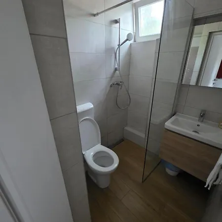 Dupin Gostinjska kuća 3*