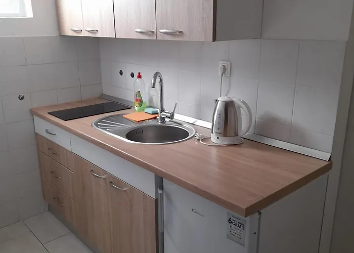 Dupin בית הארחה 3*