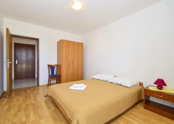 Dupin בית הארחה 3*