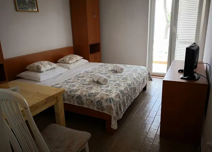 Dupin Pensión 3*
