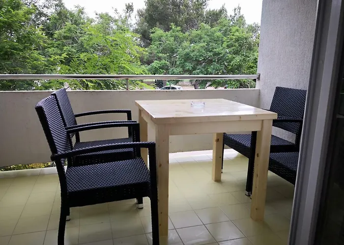 Dupin Gostinjska kuća 3*